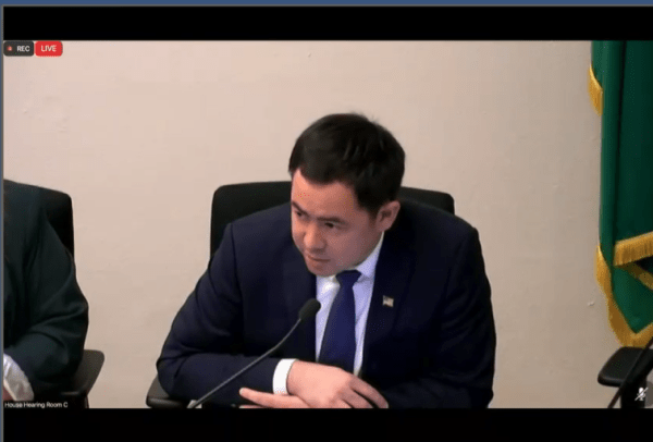 Rep. Clyde Shavers in committee