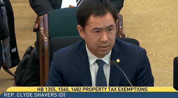 Rep. Clyde Shavers (D-Oak Harbor) testifies on HB1560.